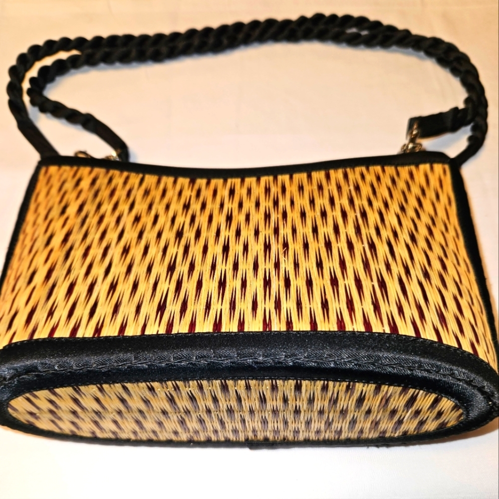 Baskets of Cambodia - King Ang - small